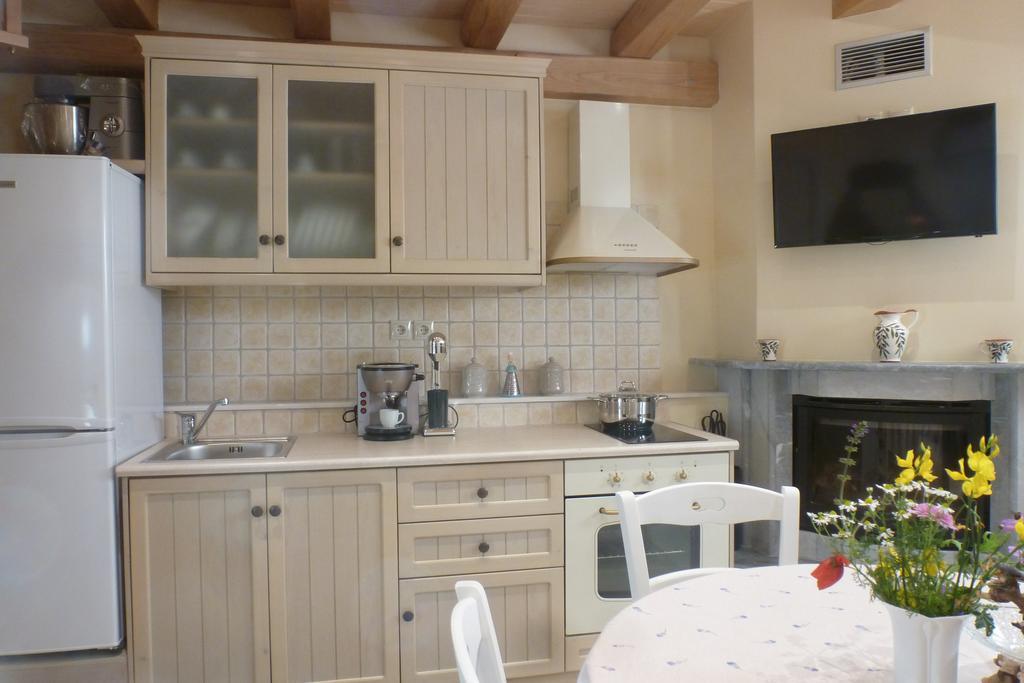 Apartment To Petradi Avgonima